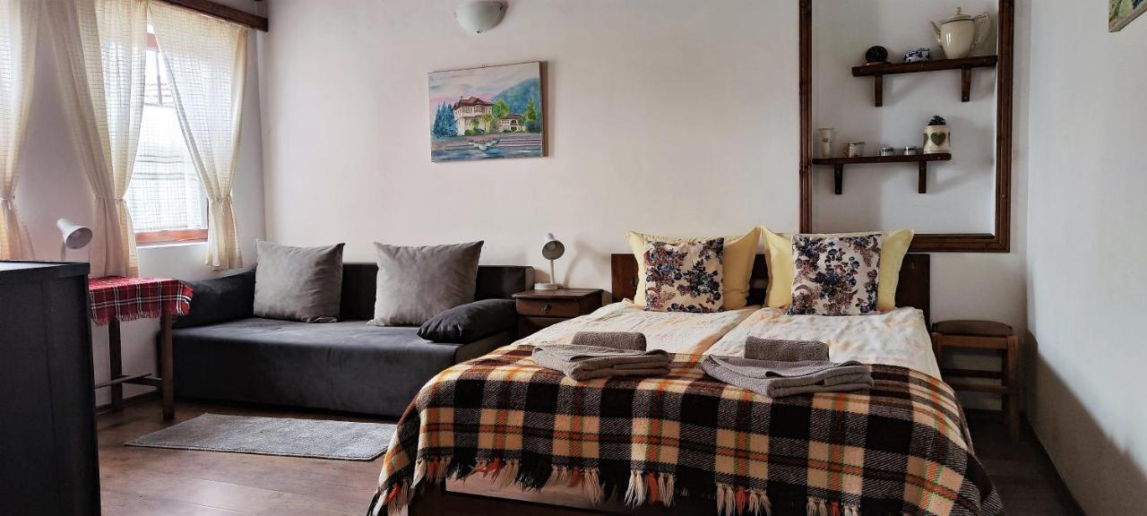 Chardaka Guest House Kalofer Extérieur photo