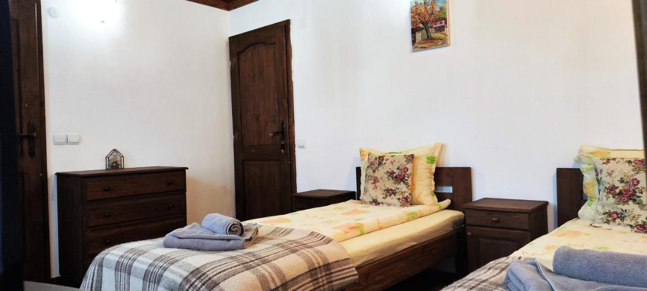 Chardaka Guest House Kalofer Extérieur photo